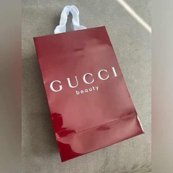 Gucci Le Magnétisme Volumizing Mascara - Picture 2 of 9